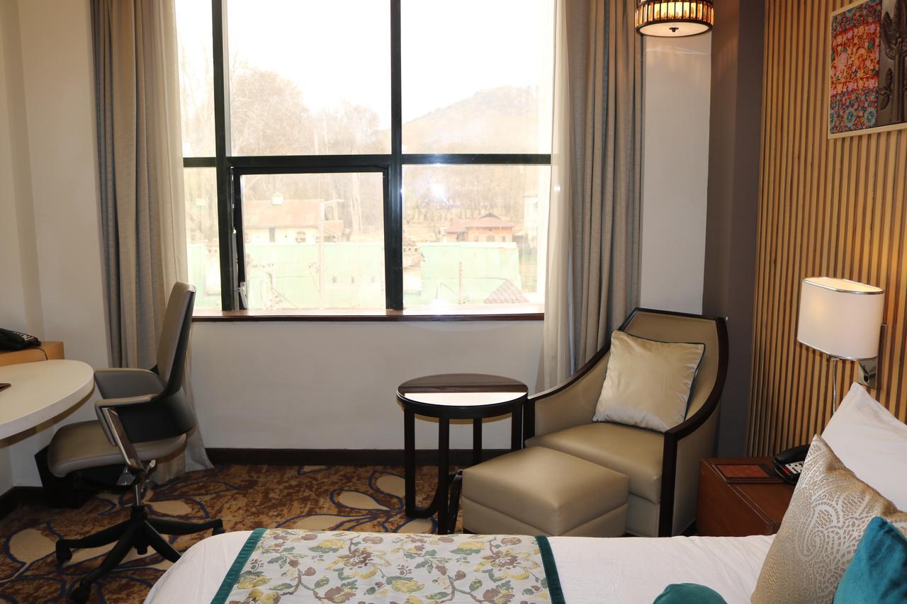 Hotel Radisson Srinagar Exterior foto